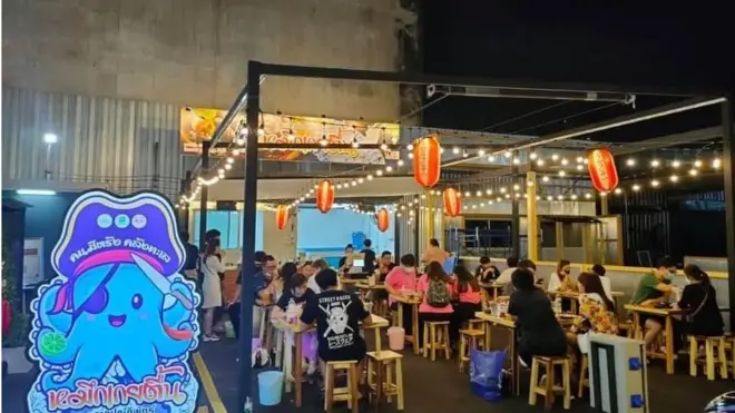เจ้าของร้านหมึกเกยตื้นระบุหลังผ่อนคลายให้ลูกค้านั่งทานในร้านได้ก็สามารถทำรายได้เพียง 50% ของยอดขาดเดิมที่เคยทำได้