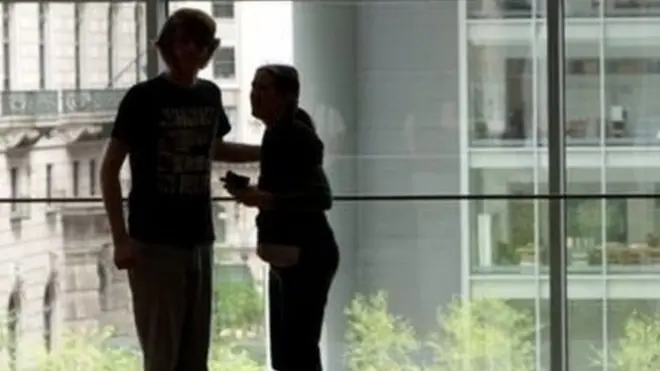 عمر احمد نے بھی ٹویٹ کیا اور کہا کہ وہ شرمندہ ہیں کہ وہ انھوں نے اپنے کام کی جگہ پر جنسی ہراس کے ایک معاملے سے منہ موڑ کر سے بڑھاوا دیا