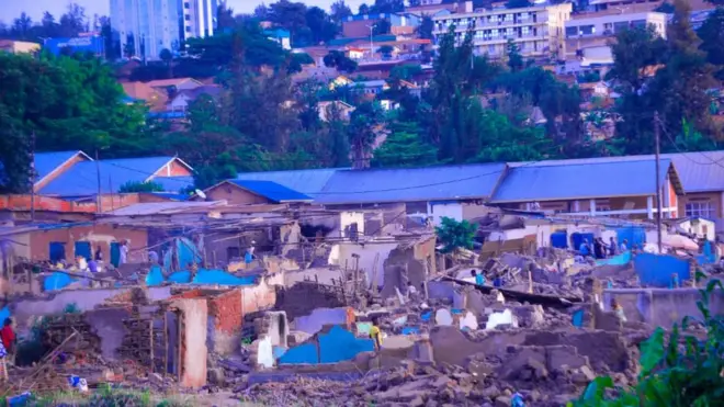 Bamwe bari bategereje icyo perezida Kagame azavuga kuri ibi bikorwa bikomeje cyane cyane i Kigali