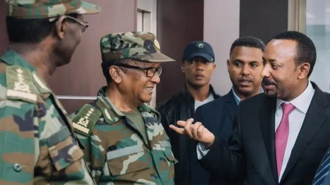 ጄነራል ሰዓረ ከጠቅላይ ሚኒስትር ዐብይ