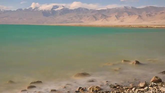 कराकुल झील