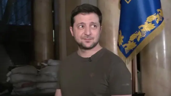 "Они бомбят Бабий Яр". Момент из интервью Зеленского