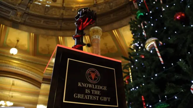 Satanic statue in place at Illinois' statehouse