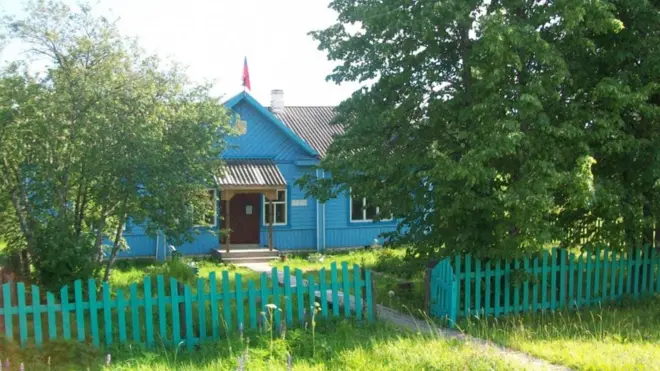 This is the building in Povalikhino that Marina Udgodskaya has spent years cleaning