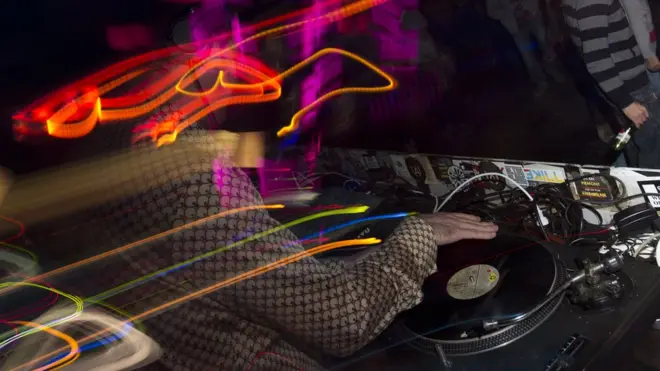 Поступок диджея вызвал гневные отклики в социальных сетях