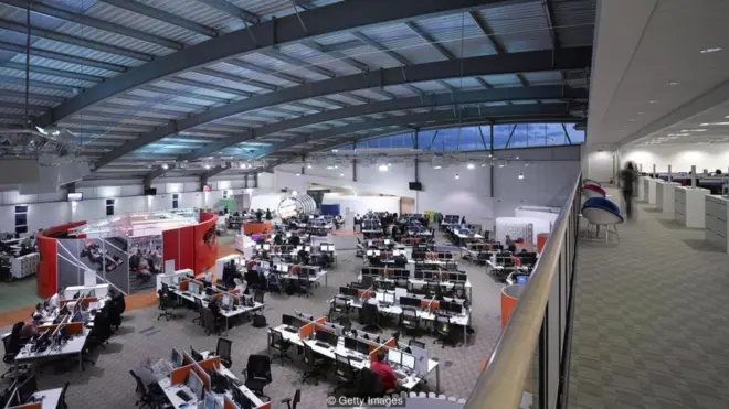 개방형 사무실이 직장 내 팀워크와 의사소통을 감소시킨다고 한다