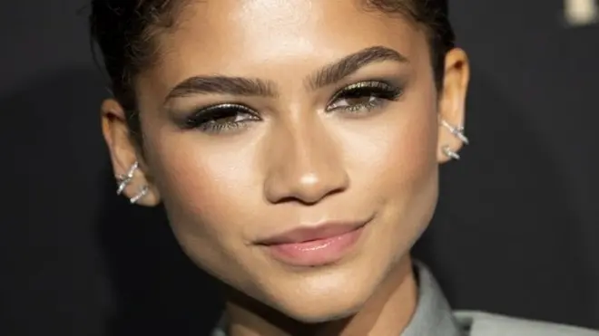 Zendaya, de 24 años, se convirtió en la más joven en ganar el premio como mejor actriz en una serie dramática.