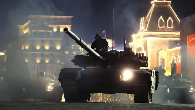 Если в нынешней госпрограмме вооружений был сделан упор на флот и ядерные силы, в следующей, похоже, настанет черед сухопутных сил