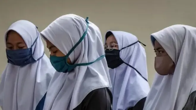 Foto ilustrasi. Rektor Institut Teknologi Kalimantan Budi Santoso menyebut pelamar beasiswa yang mengenakan jilbab atau penutup kepala sebagai manusia gurun.