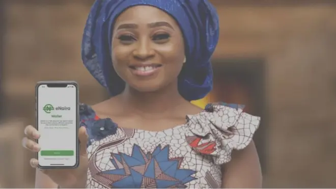 Ẹni to n eNaira lori foonu rẹ.