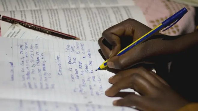 Sombodi wey dey write