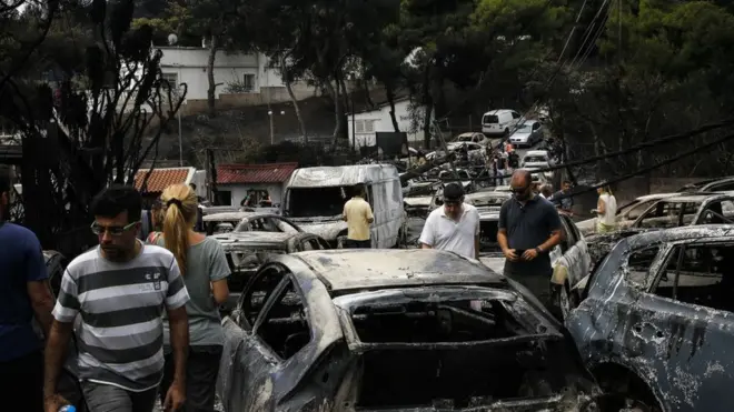 Спалені автомобілі в курортному селищі Маті