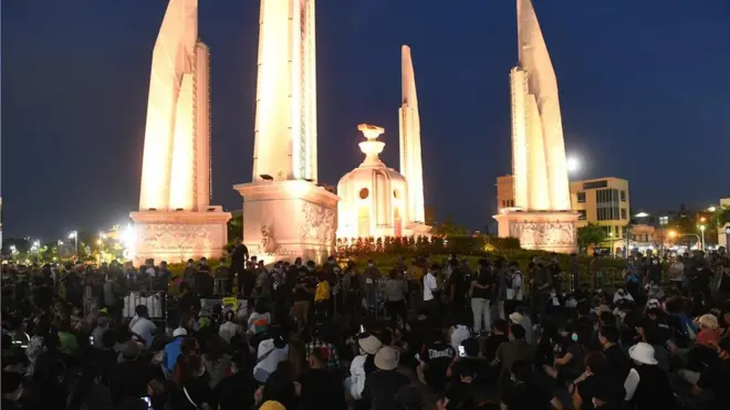 ประท้วง