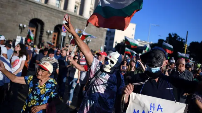 В начале сентября демонстрация у парламента Болгарии переросла в стычки с полицией