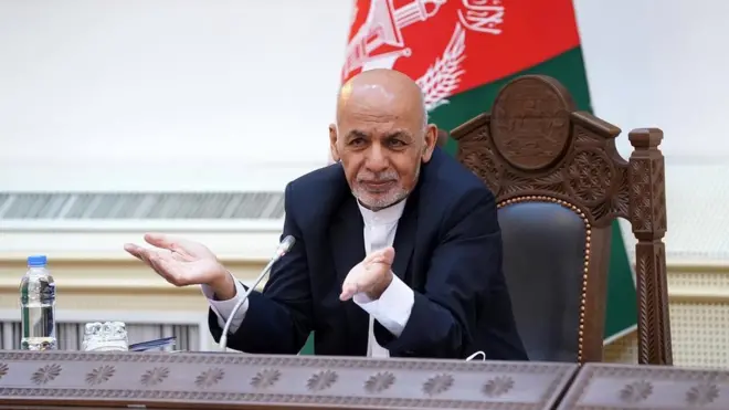 ولسمشر محمد اشرف سه شنبه د کابینې ناسته کې وینا کوله