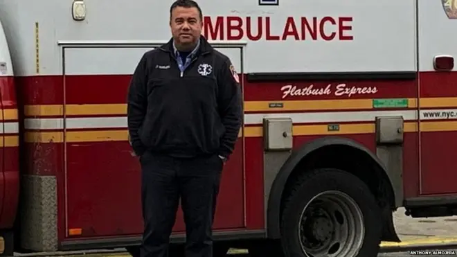 न्यूयॉर्क के एक सीनियर पैरामेडिक एंथोनी अलमोरेजा यूं तो मौत के नज़दीक रहने के आदी हैं
