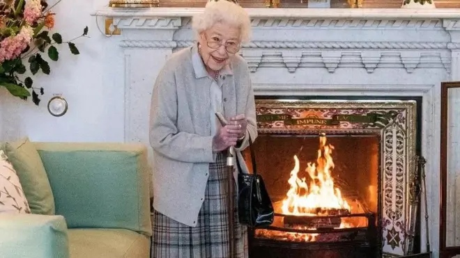 ملکہ ایلزبتھ