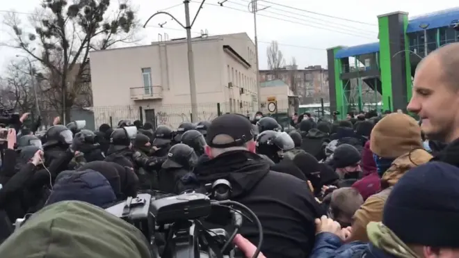 Протести біля каналу "Наш"