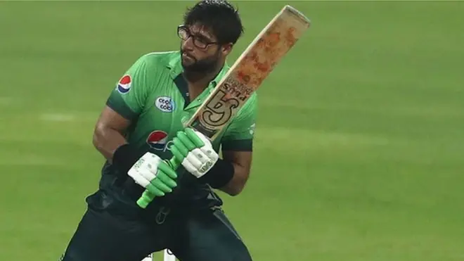 امام الحق ان چند کرکٹرز میں سے ایک ہیں جو عینک لگا کر کھیلتے ہیں