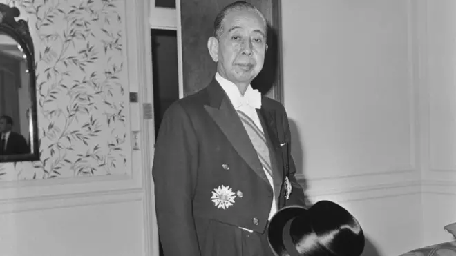 Nobusuke Kishi, abuelo materno de Shinzo Abe, sufrió un atentado en 1960 cuando era primer ministro, pero sobrevivió.