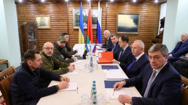 Ukrayna ve Rusya'nın müzakere heyetleri