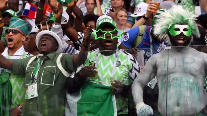 La afición nigeriana no espera menos que una victoria en el partido contra Argentina.