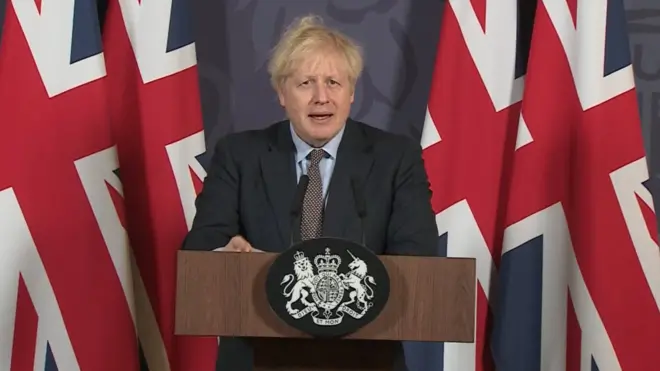 بوريس جونسون خلال المؤتمر الصحفي عقب التوصل إلى اتفاق