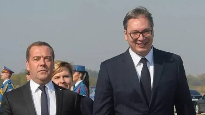 Ruski premijer je, osim razgovora sa srpskim državnim vrhom predsednikom Vučićem i premijerkom Anom Brnabić, prisustvovao i Prikazu sposobnosti Vojske Srbije "Sloboda 2019."