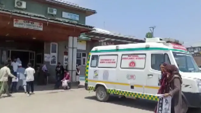 कश्मीर में बैंककर्मी की हत्या