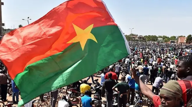 Une interview pour retracer le changement des symboles nationaux du Burkina Faso.