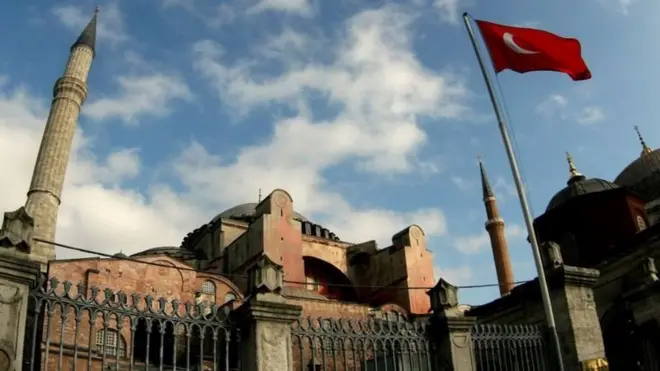 Ще на початку листопада курс був 9 лір до долара, 3 ліри до гривні