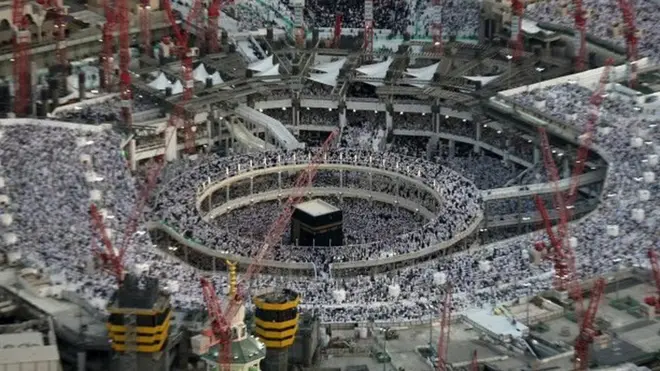 Pada tahun 2015, baik sebelum dan sesudah insiden crane, tak kurang dari dua juta orang mengikuti ibadah haji di Arab Saudi.