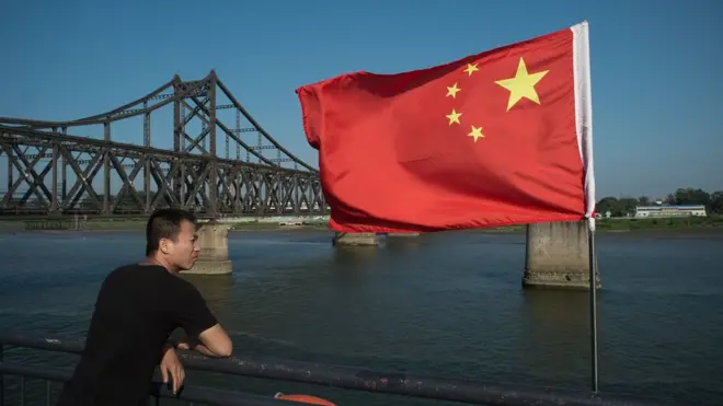 中国东北的经济发展和朝鲜半岛的和平稳定密切相关。