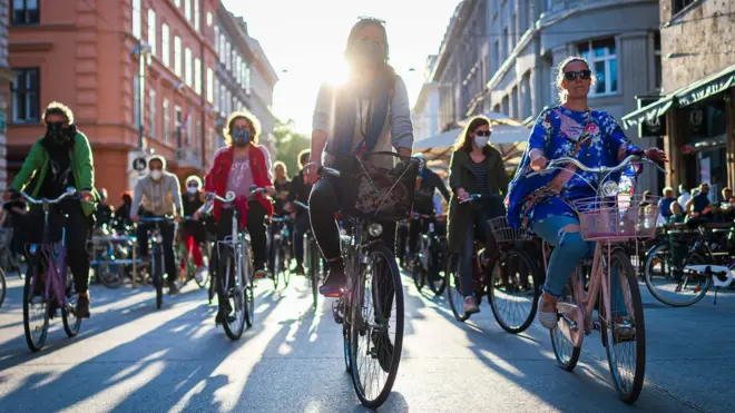 Protesti na biciklima održavani su bez obzira na vremenske prilike