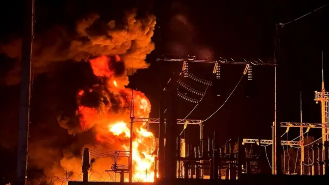 Фото пожара после взрыва опубликовал губернатор Белгородской области