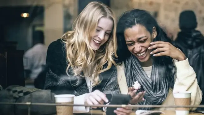 Harga data telepon genggam beragam di dunia.