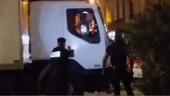 Atacante dentro del camión