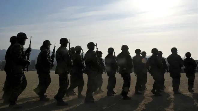 نیروهای ارتش در حال تمرین