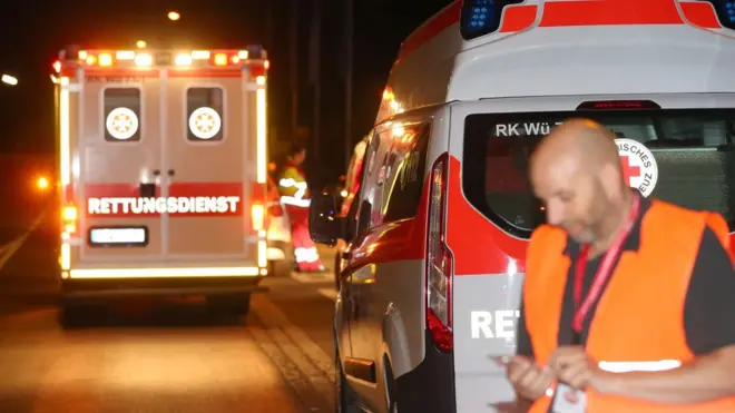 В результате нападения пострадали четыре человека, в том числе семья из Китая.