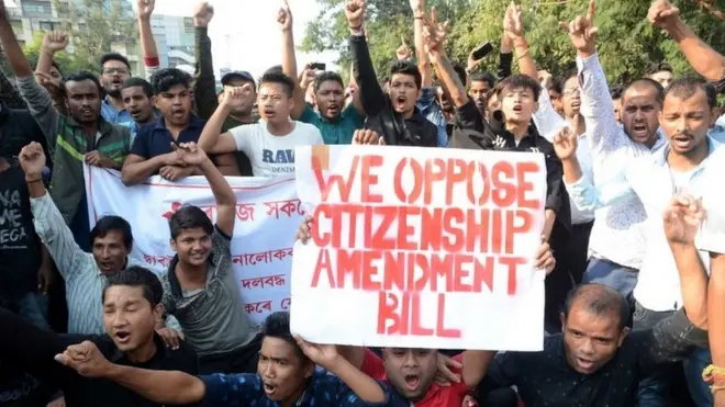 असम में नागरिकता संशोधन क़ानून के ख़िलाफ़ जोरदार प्रदर्शन चल रहा है