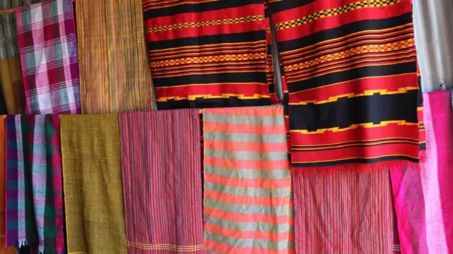 በቀለም ያሸበረቁ የዶርዜ የሽመና ውጤቶች