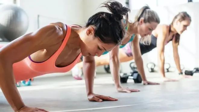 سيدات تمار سن الرياضة