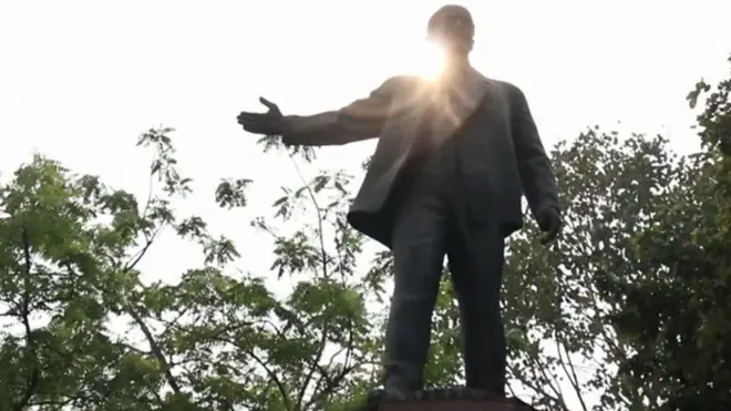 లెనిన్ విగ్రహం