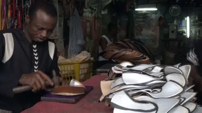 Onye ọrụaka n'Aba