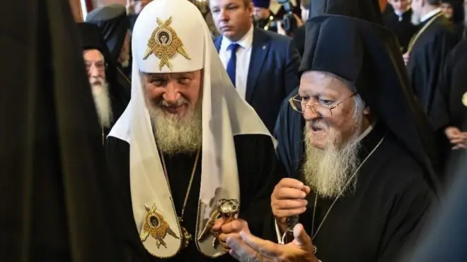 Rus Partik Kirill ve Patrik I. Bartholomeos