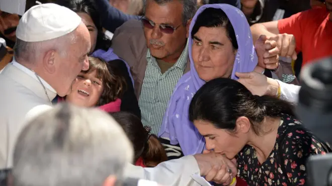 'බලාපොරොත්තු අතහැර ගන්න එපා. ඔබ තනි වී නැහැ'