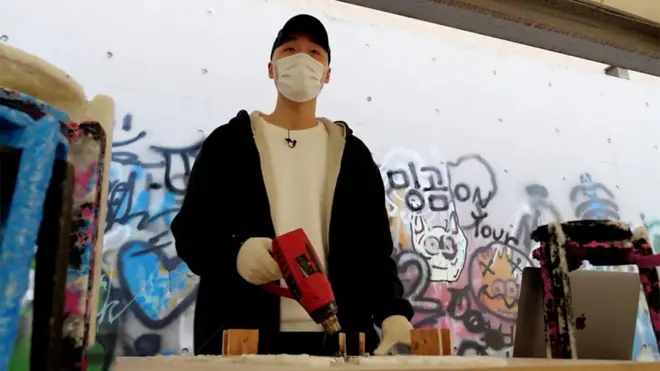 Kako zaštitne maske postaju komadi nameštaja