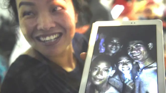 ગુફામાં ફસાયેલા બાળકોની તસવીર