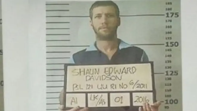 Foto para buronan ini sudah disebarluaskan di Bali.