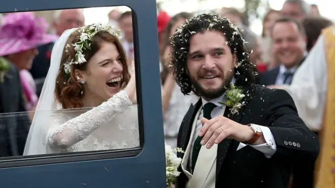 The newly-weds travelled to Wardhill Castle in an old Land Rover Discovery